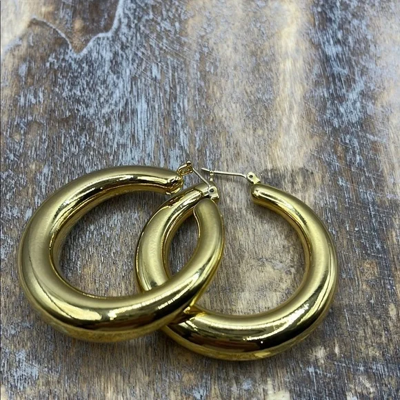 Sleek Gold Hoop Earrings with Modern Design 1 1/2” Round. Gold Tone Earrings - Picture 5 of 10